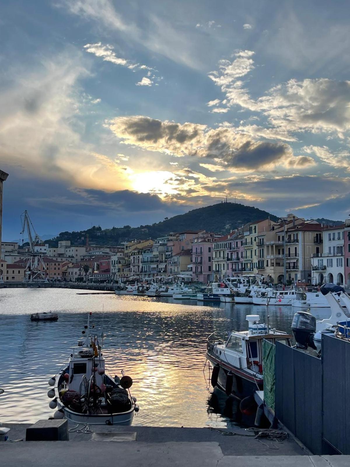 Casa Vacanza A 100 Metri Dal Mare Imperia Exterior foto